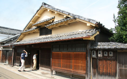 当時の雰囲気をそのまま残す城下町の長屋